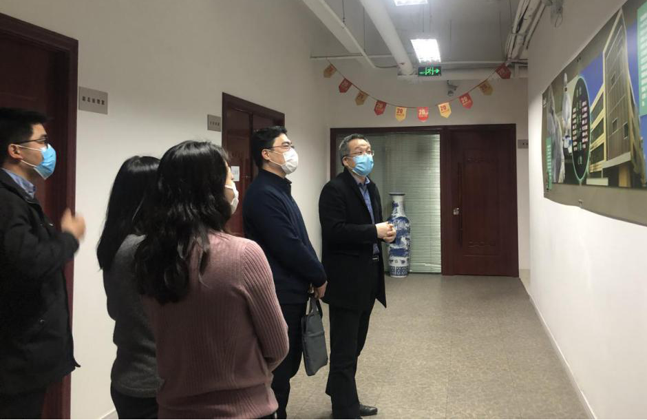 上(shang)海市(shi)市(shi)委組(zu)織(zhi)部到百(bai)傲(ao)調研(yan)黨(dang)建(jian)咊(he)抗(kang)疫工作(zuo)