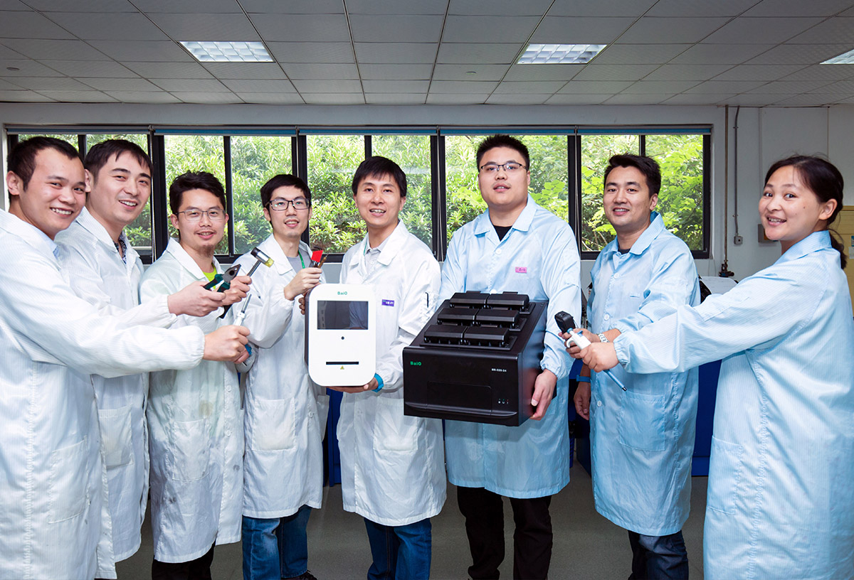 解(jie)決臨(lin)牀應用中(zhong)的(de)學術及(ji)技(ji)術問(wen)題(ti)，免后顧之憂(you)