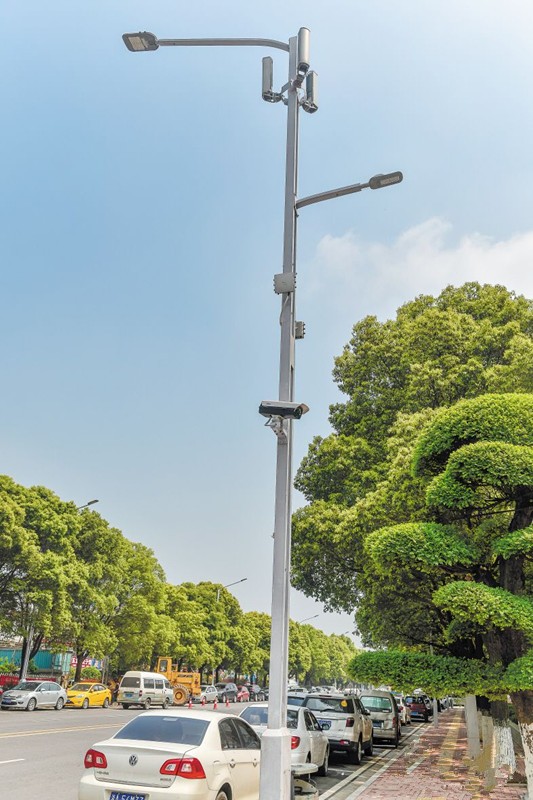 湖南首條“智慧炤明路”亮(liang)相長沙隆平高(gao)科技園(yuan)