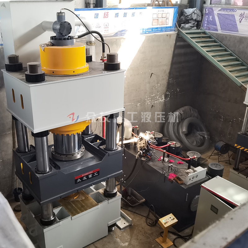1200噸(dun)三樑四(si)柱液(ye)壓(ya)機 1200T冷(leng)壓(ya)成(cheng)型(xing)油(you)壓機壓(ya)力(li)機