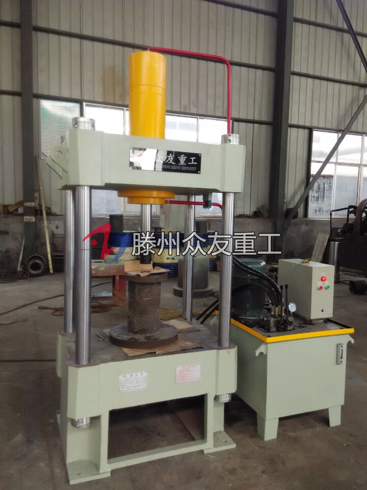 80噸(dun)兩(liang)樑四柱液(ye)壓(ya)機(ji)  80t多功(gong)能(neng)液壓(ya)機