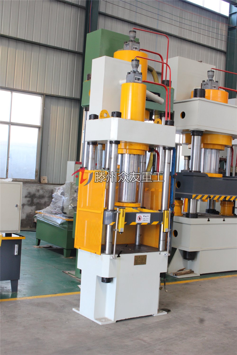100噸帶防(fang)護(hu)網液壓機(ji) 100T拉伸(shen)成型油壓機(ji)