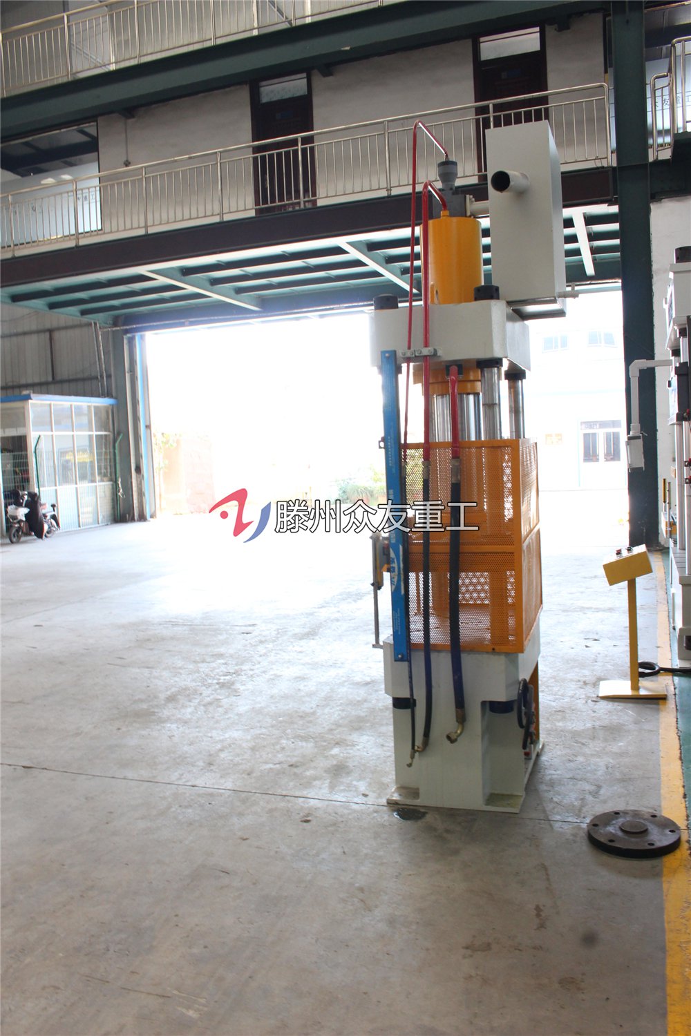 100噸(dun)帶(dai)防護(hu)網液(ye)壓(ya)機 100T拉(la)伸成(cheng)型(xing)油(you)壓(ya)機(ji)