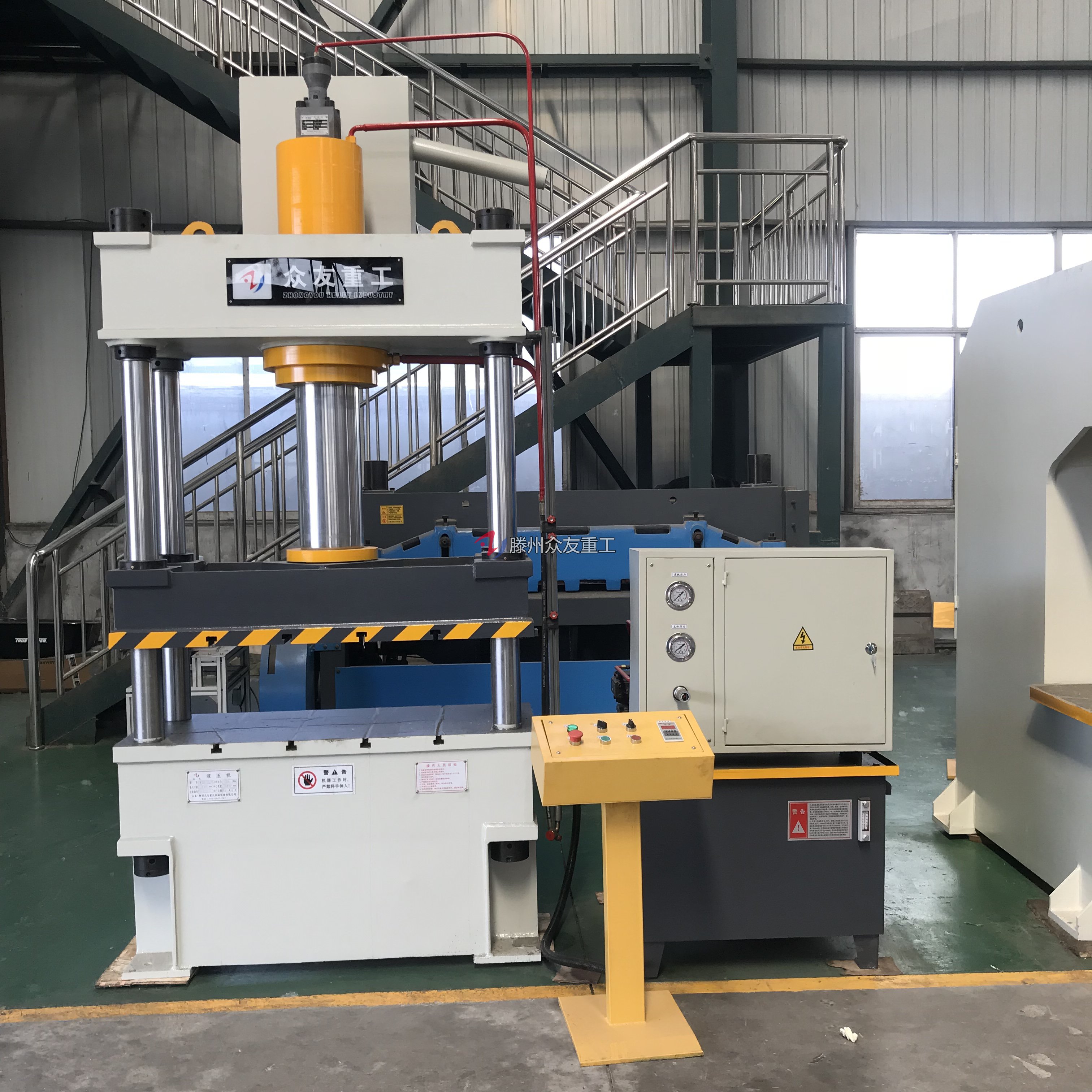 100噸(dun)四(si)柱(zhu)液壓(ya)機 100T拉(la)伸(shen)成(cheng)型油壓(ya)機(ji)