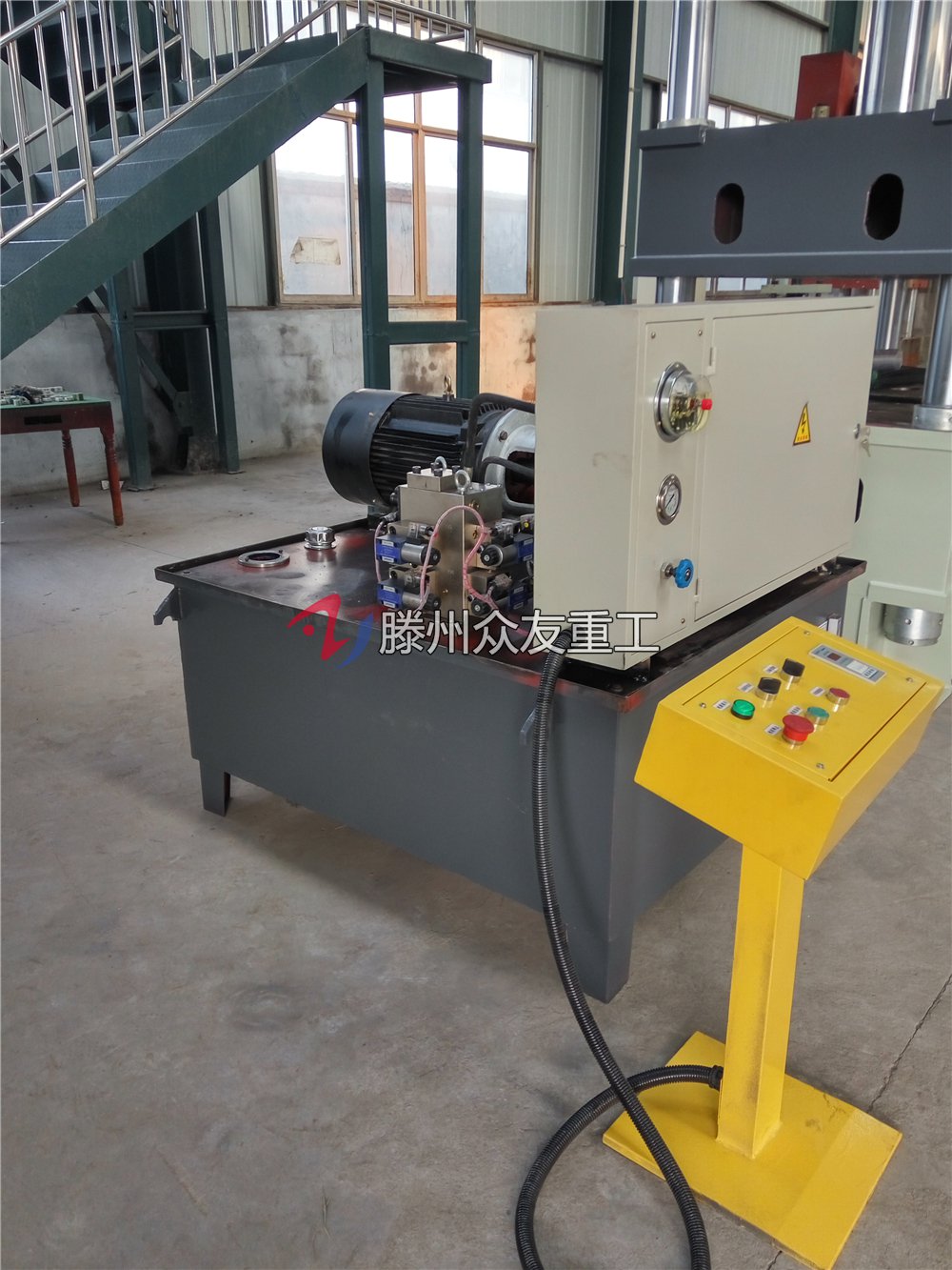 400噸雙(shuang)缸液壓(ya)機(ji) 400T拉(la)伸(shen)油(you)壓(ya)機
