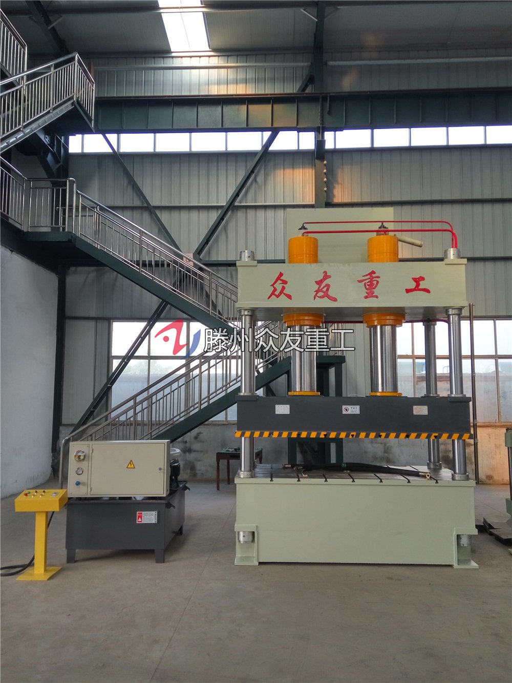 400噸(dun)雙(shuang)缸(gang)液(ye)壓機(ji) 400T拉(la)伸(shen)油壓機