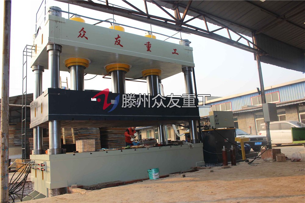 1000噸(dun)四柱(zhu)液(ye)壓機(ji) 1000T三(san)缸拉伸成型(xing)油(you)壓(ya)機(ji)