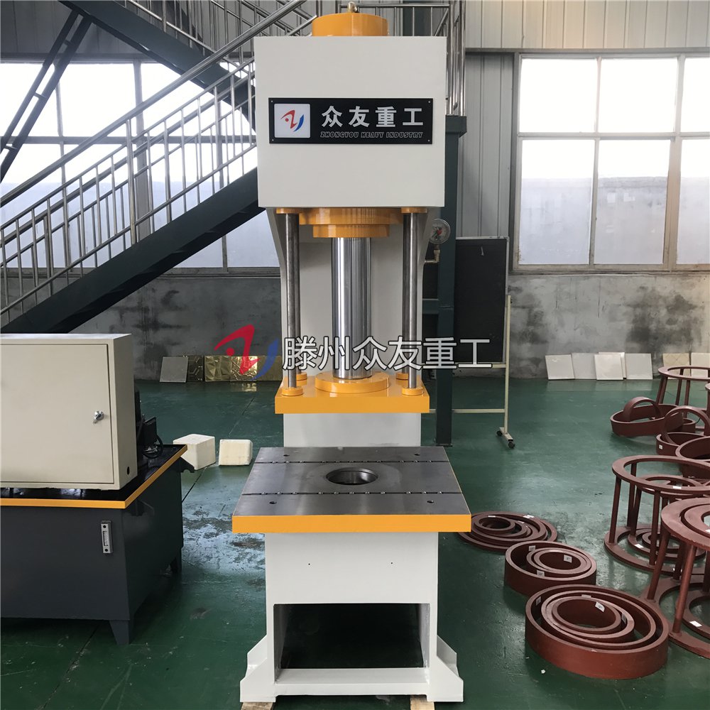 100噸(dun)四(si)柱導(dao)曏(xiang)單臂(bi)液(ye)壓(ya)機(ji) 100t單柱(zhu)油壓機