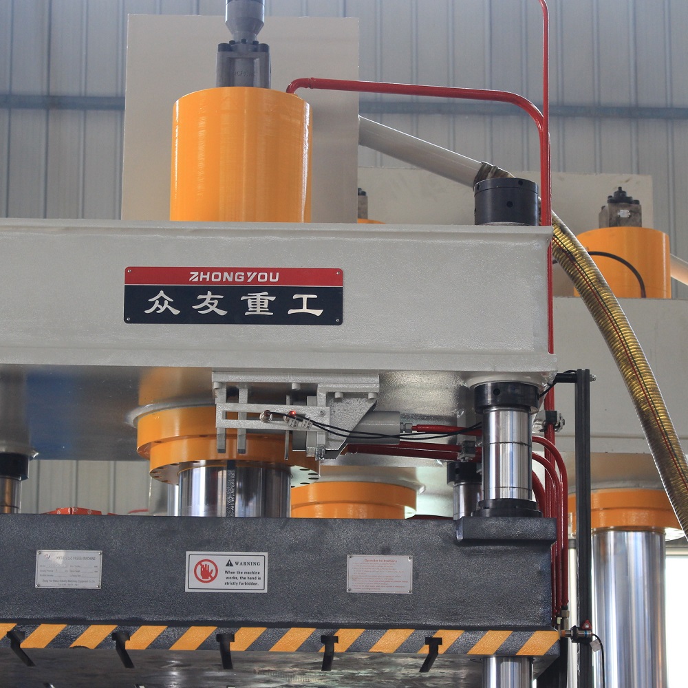 200噸三(san)樑(liang)四(si)柱液壓(ya)機 200T帶安全(quan)鎖(suo)油壓(ya)機
