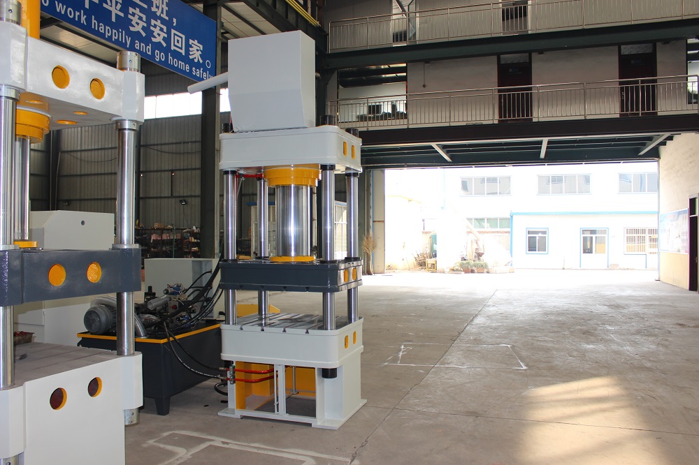 200噸金(jin)屬拉(la)伸(shen)液壓機(ji) 200T四(si)柱(zhu)油(you)壓機
