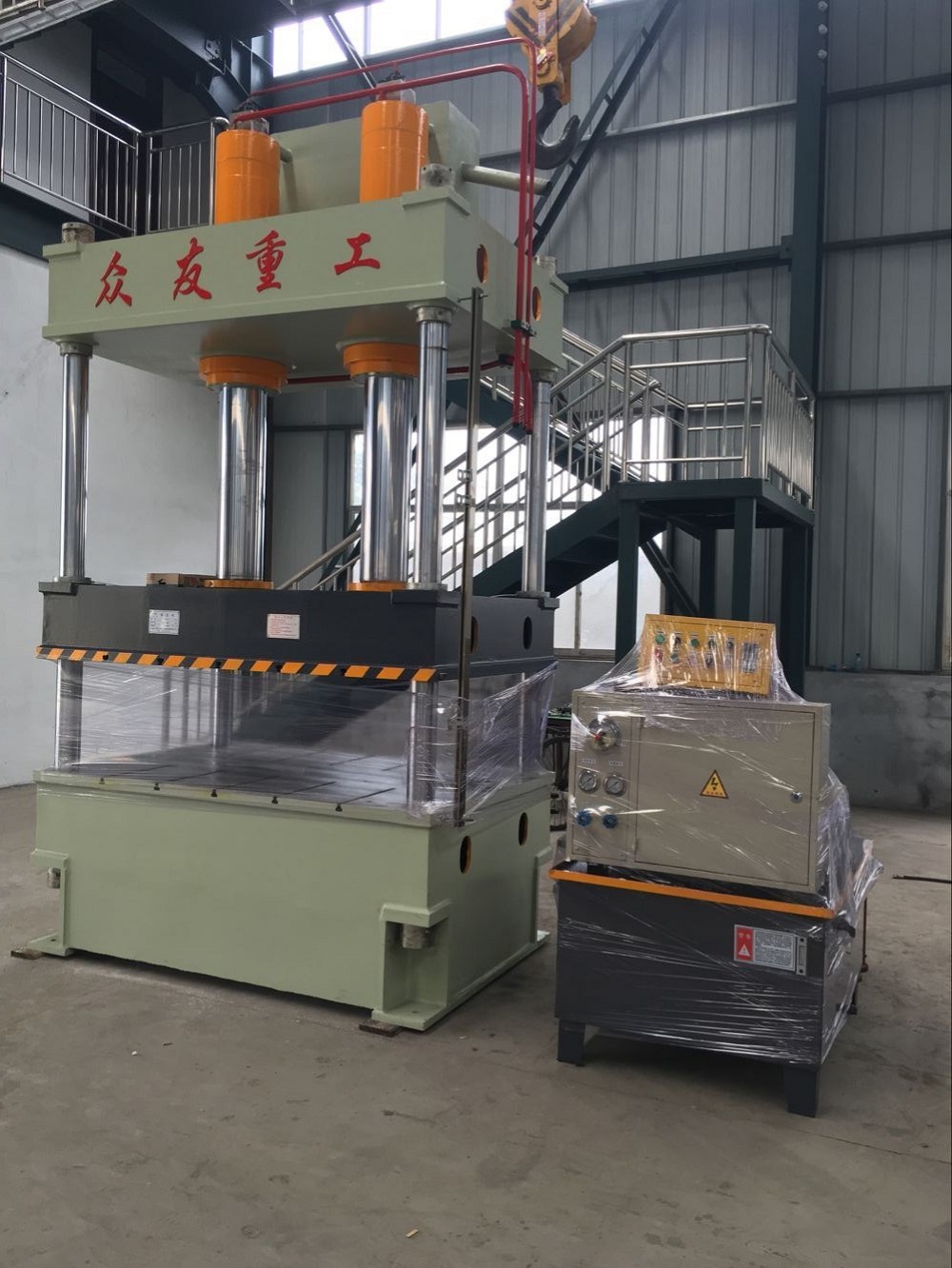 250噸雙缸液(ye)壓(ya)機 250T四柱(zhu)油(you)壓機