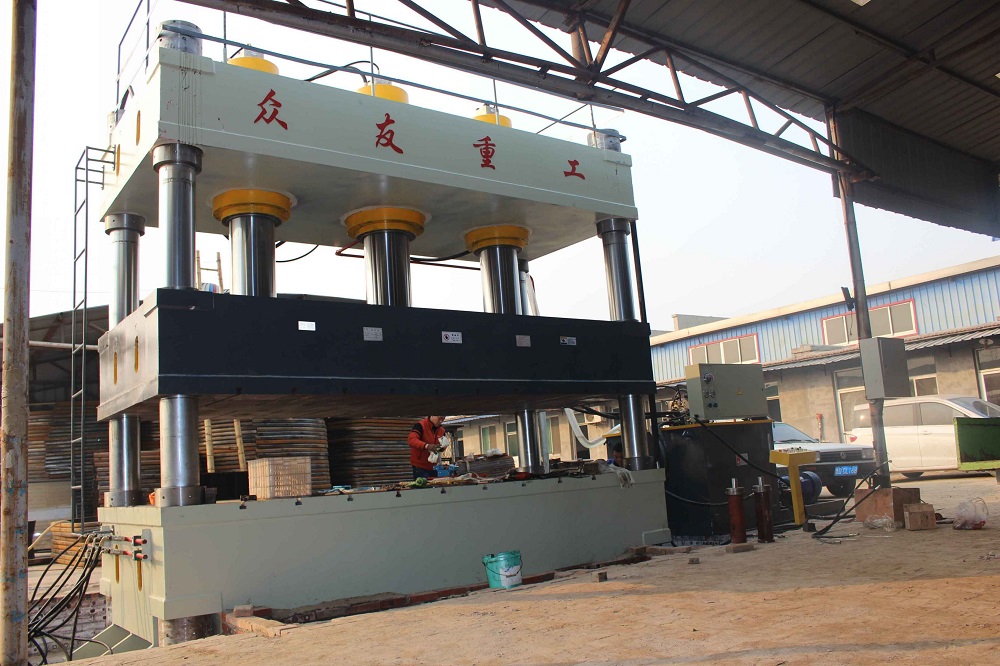 1000噸四(si)柱液壓機(ji) 1000T拉(la)伸成(cheng)型油(you)壓機(ji)