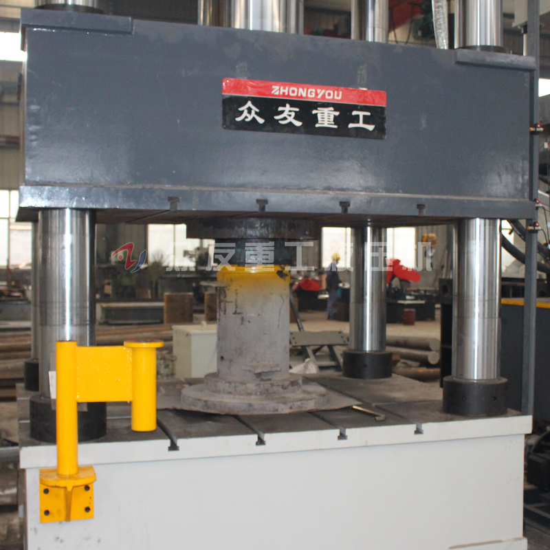 630噸金(jin)屬(shu)成(cheng)型液(ye)壓(ya)機(ji) 630t拉伸(shen)機_四柱(zhu)油壓機(ji)