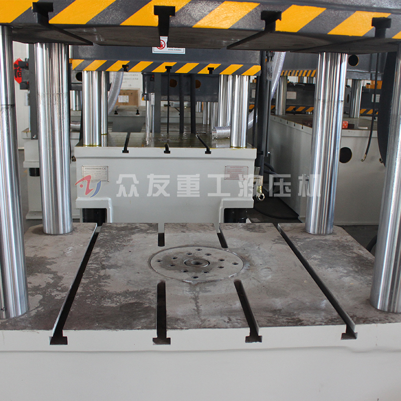 200噸四(si)柱(zhu)液壓機(ji) 200噸金(jin)屬(shu)拉(la)伸(shen)成(cheng)型油壓機
