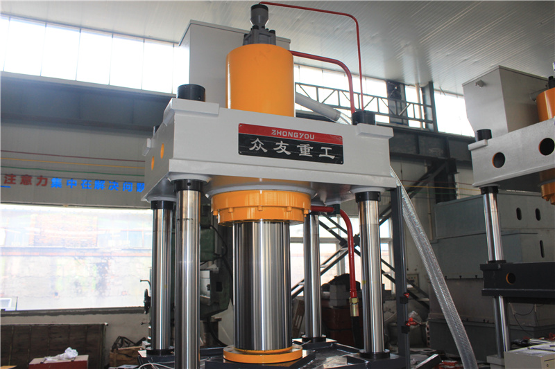 200噸四柱(zhu)液壓(ya)機(ji) 200噸金(jin)屬(shu)成(cheng)型(xing)油壓(ya)機(ji)