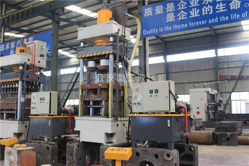200噸帶加(jia)熱四柱(zhu)液(ye)壓機 200T拉(la)伸成(cheng)型(xing)油壓(ya)機(ji)