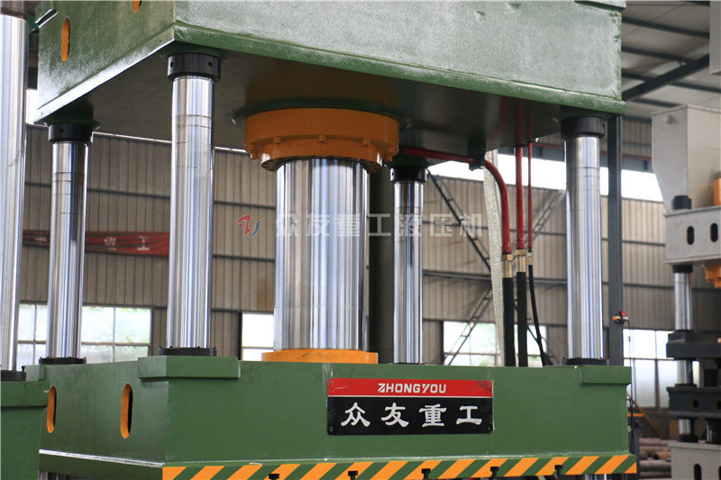 315噸(dun)三樑四柱(zhu)液(ye)壓機(ji) 315T冷壓成型(xing)油(you)壓機(ji)